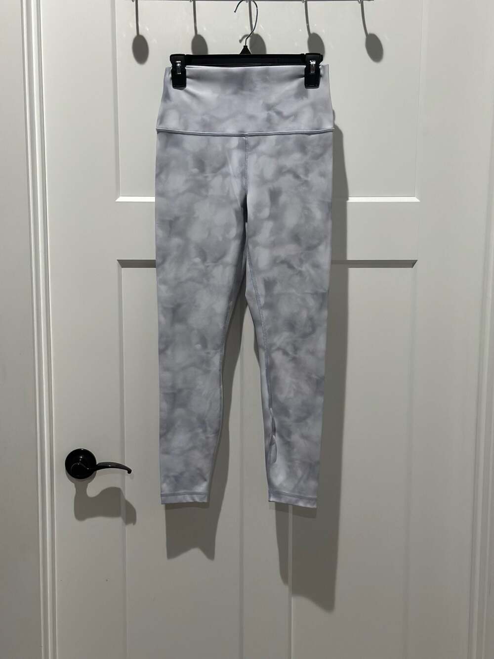 Yogalicious High Waisted Leggings Size M Gray Tie Dye